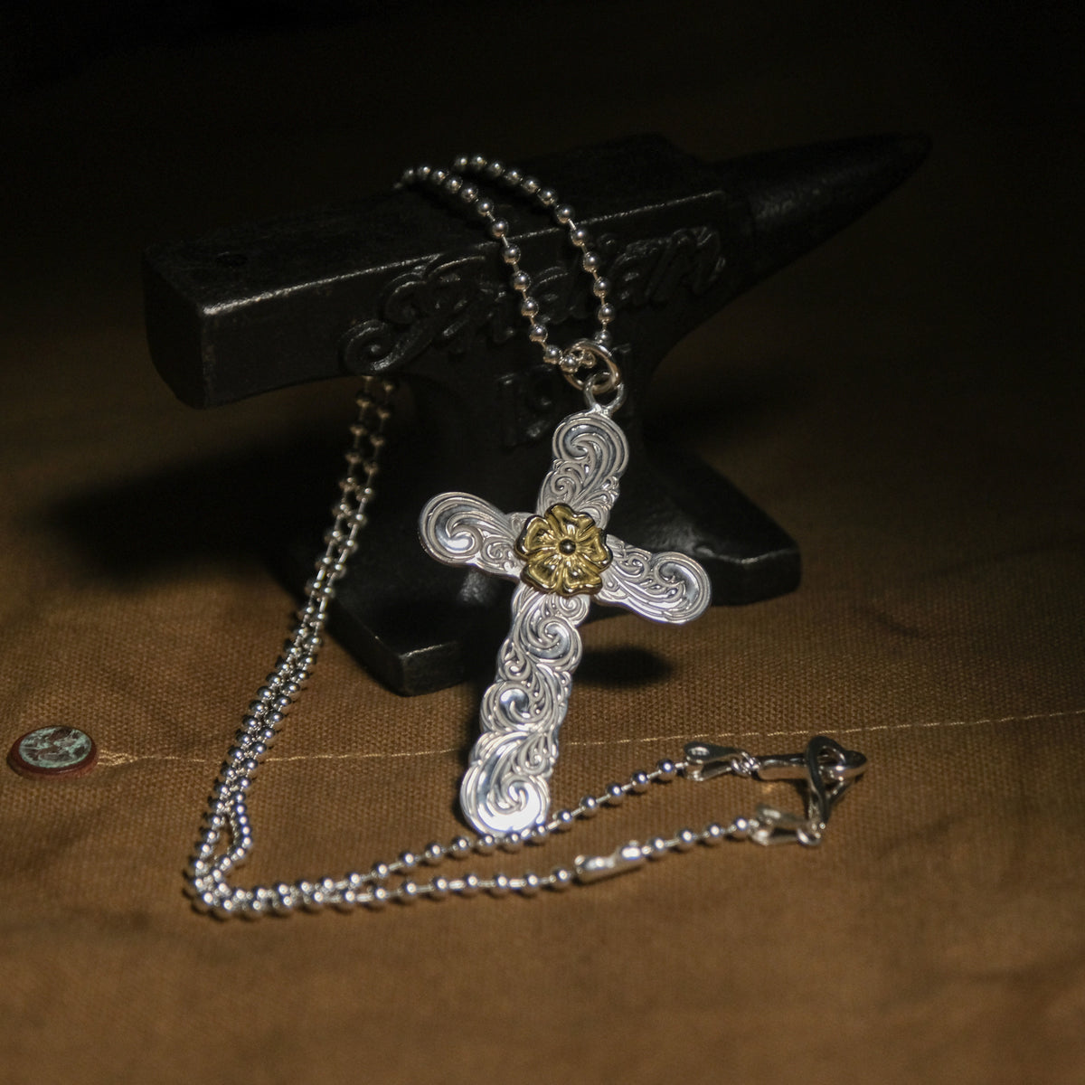 Larry Smith 18K Rose Center Karakusa Cross Necklace – BROGUE