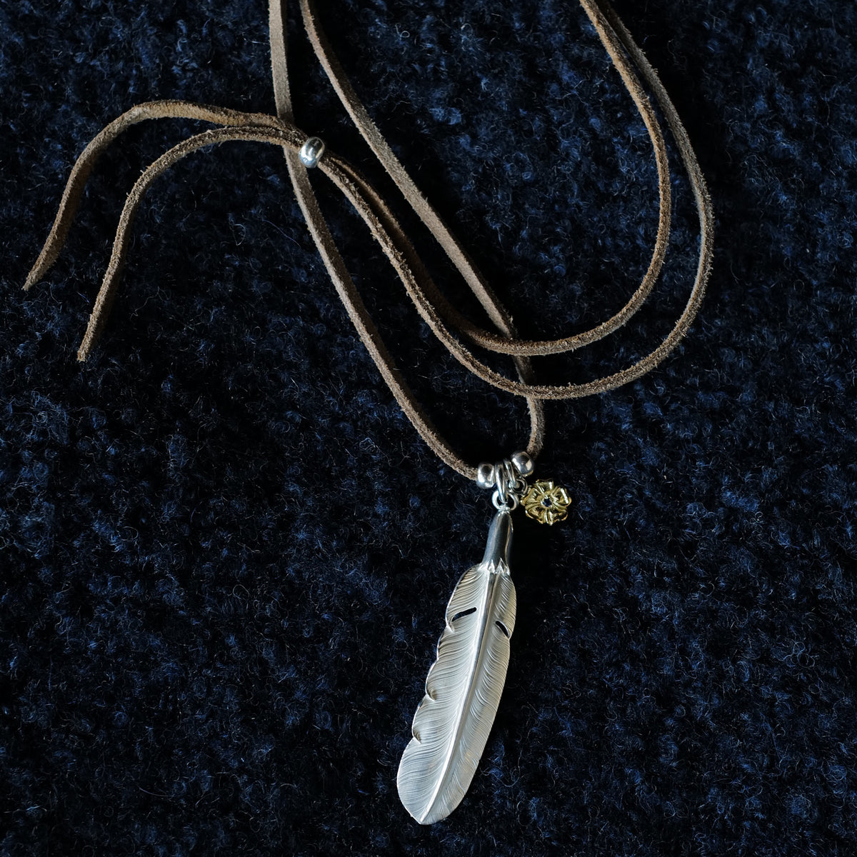 Larry Smith Eagle Head Feather Necklace – BROGUE