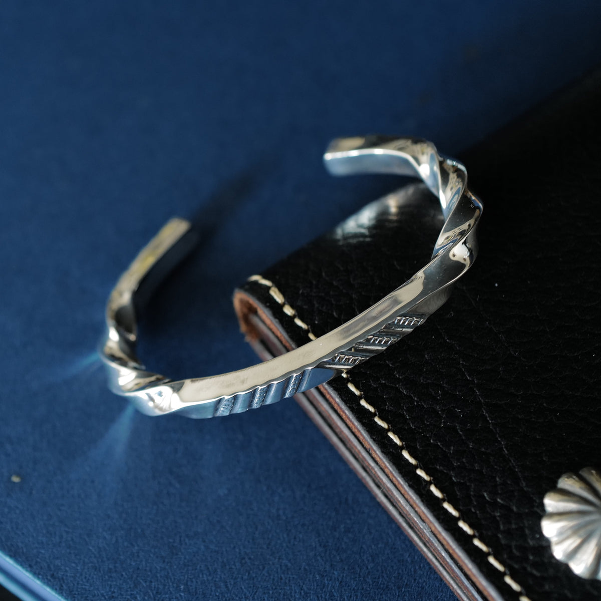 Larry Smith Square Wire Twisted Bracelet – BROGUE