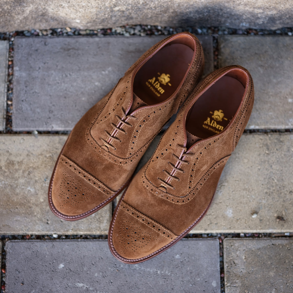 Alden Medallion Cap Top Bal – BROGUE