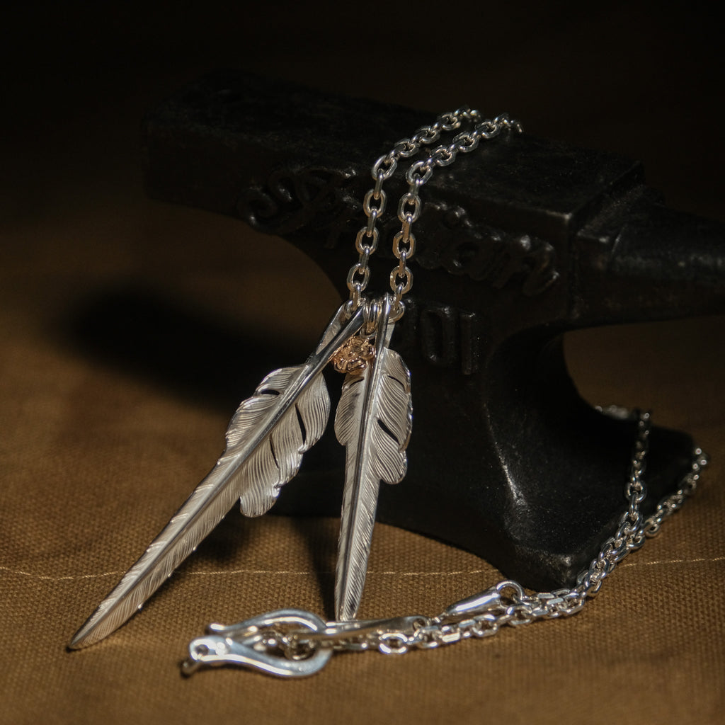 Larry Smith Kazekiri Feather Necklace with 18K Rosegold Rose