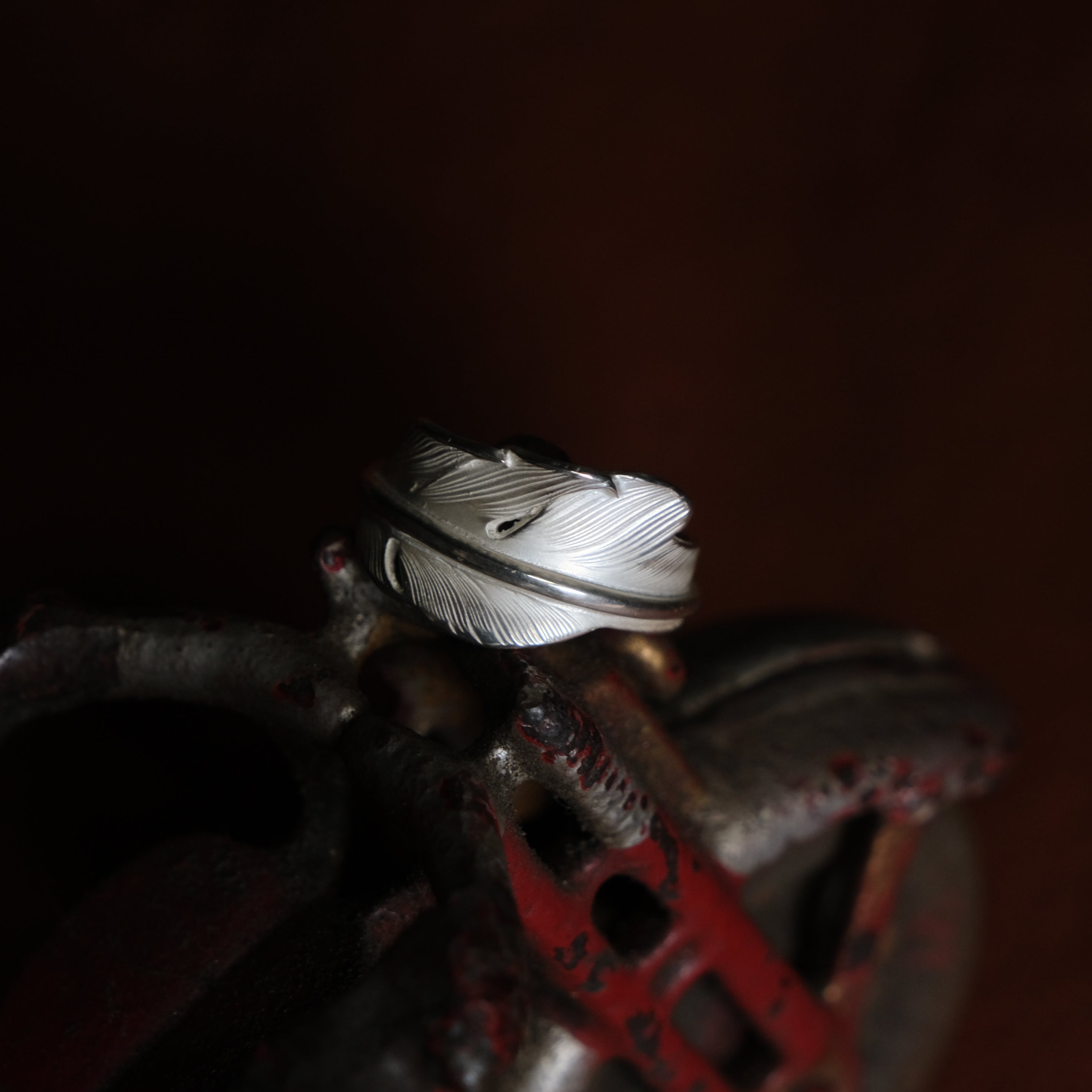 Larry Smith Kazekiri Feather Pinky Ring – BROGUE