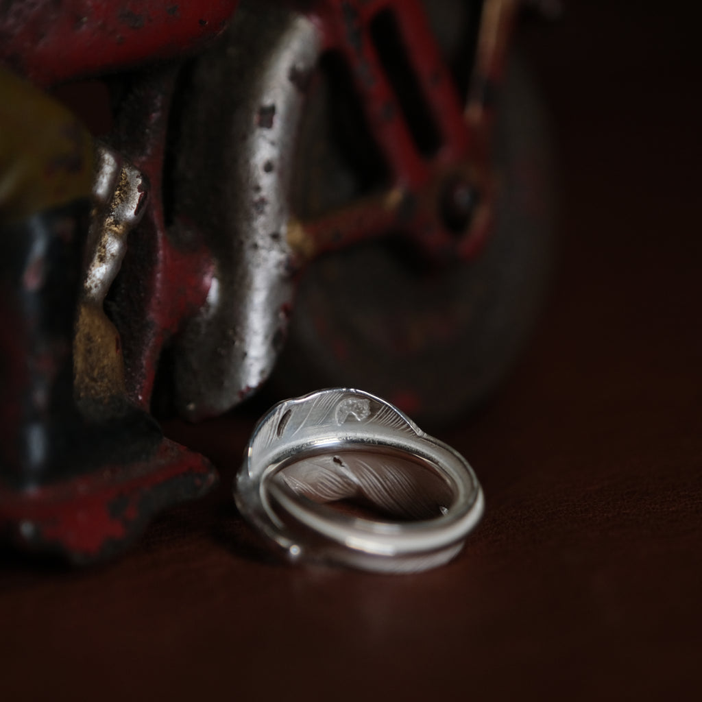 Larry Smith Kazekiri Feather Pinky Ring