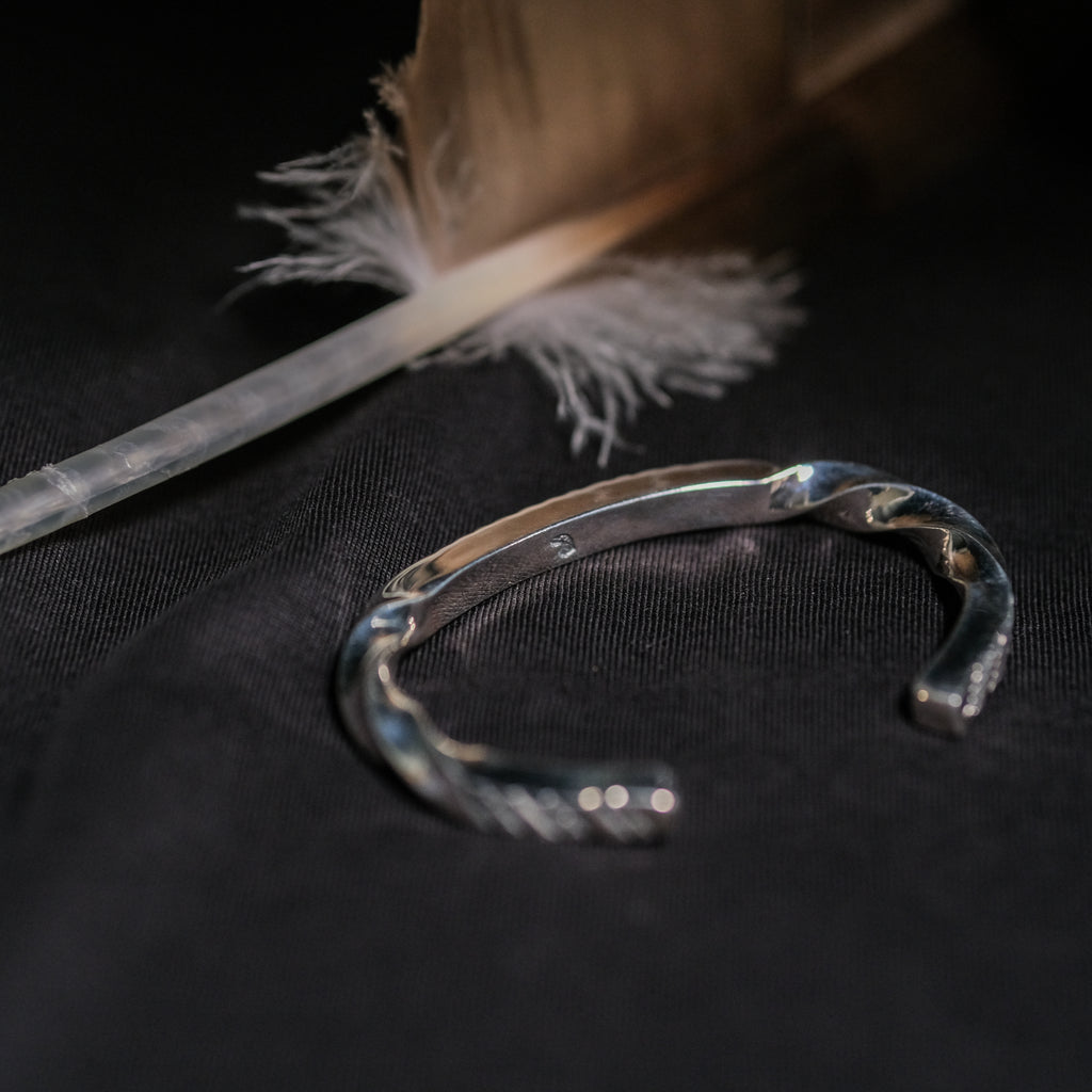 LARRYSMITH SQUARE WIRE BRACELET ラリースミス Larry Smith Square Wire Twisted Bracelet – BROGUE