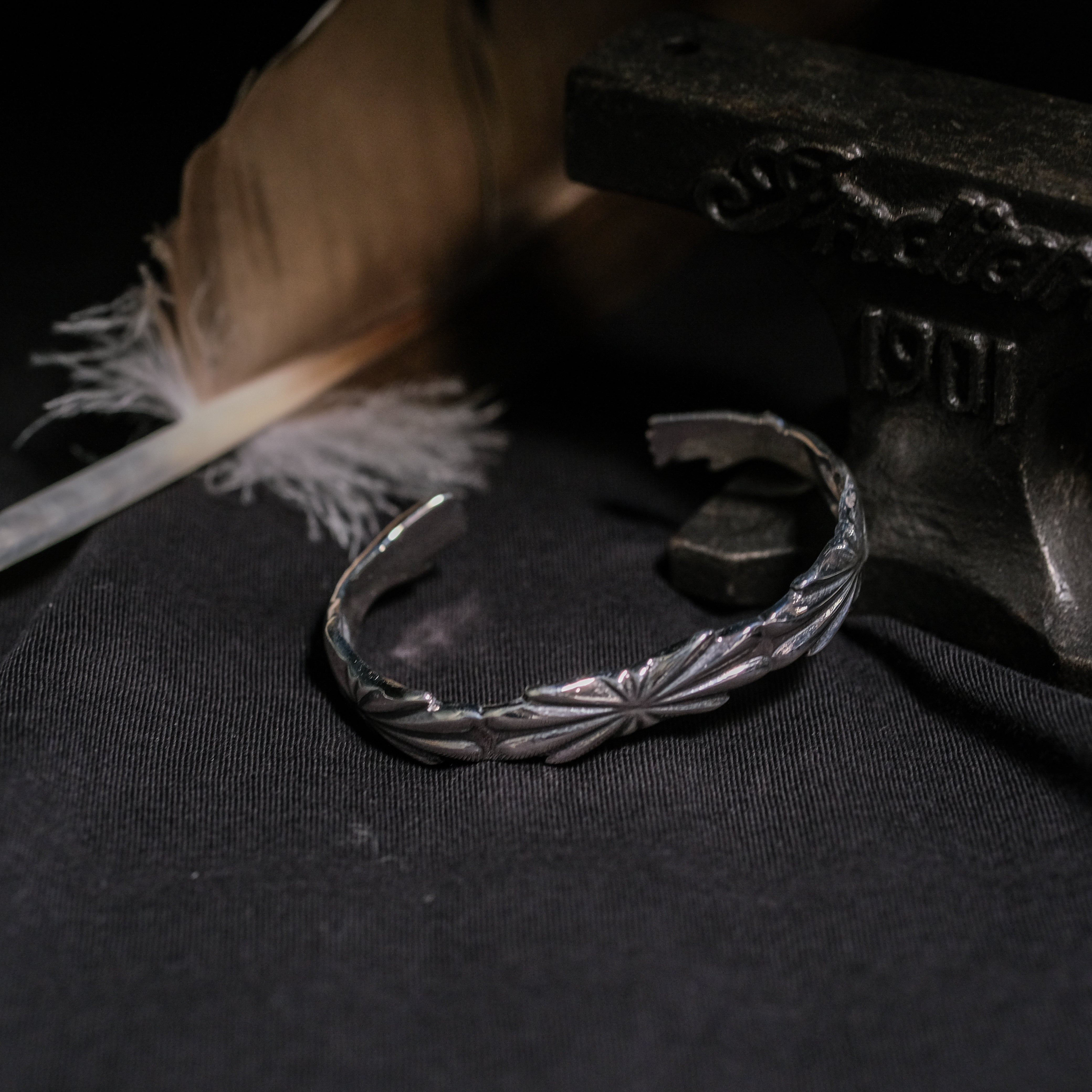 【okuno】Larry Smith /MEN’S LOVE HANDS Larry Smith Love Hands Bracelet – BROGUE