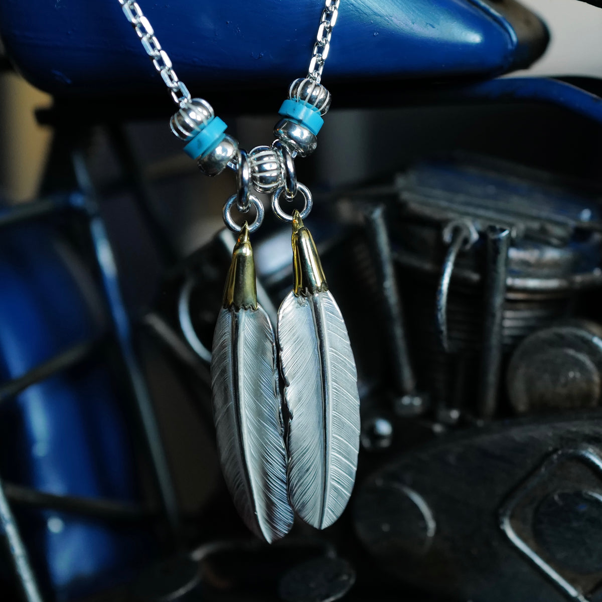 アクセサリー LARRY SMITH 18K EAGLE HEAD PLAIN FEATHER Larry Smith 18k Gold Eagle Head Feather Necklace – BROGUE