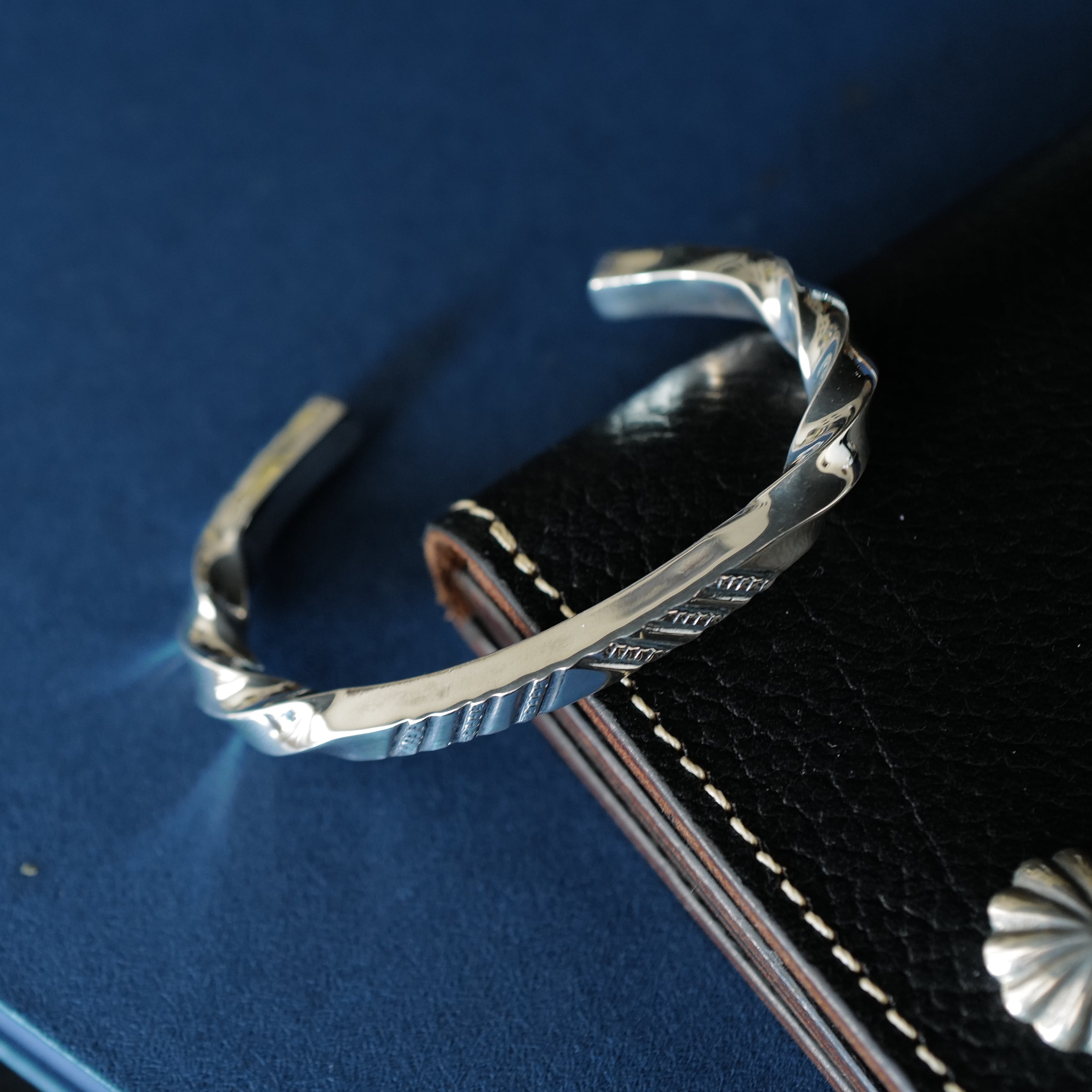 Larry Smith Square Wire Twisted Bracelet – BROGUE