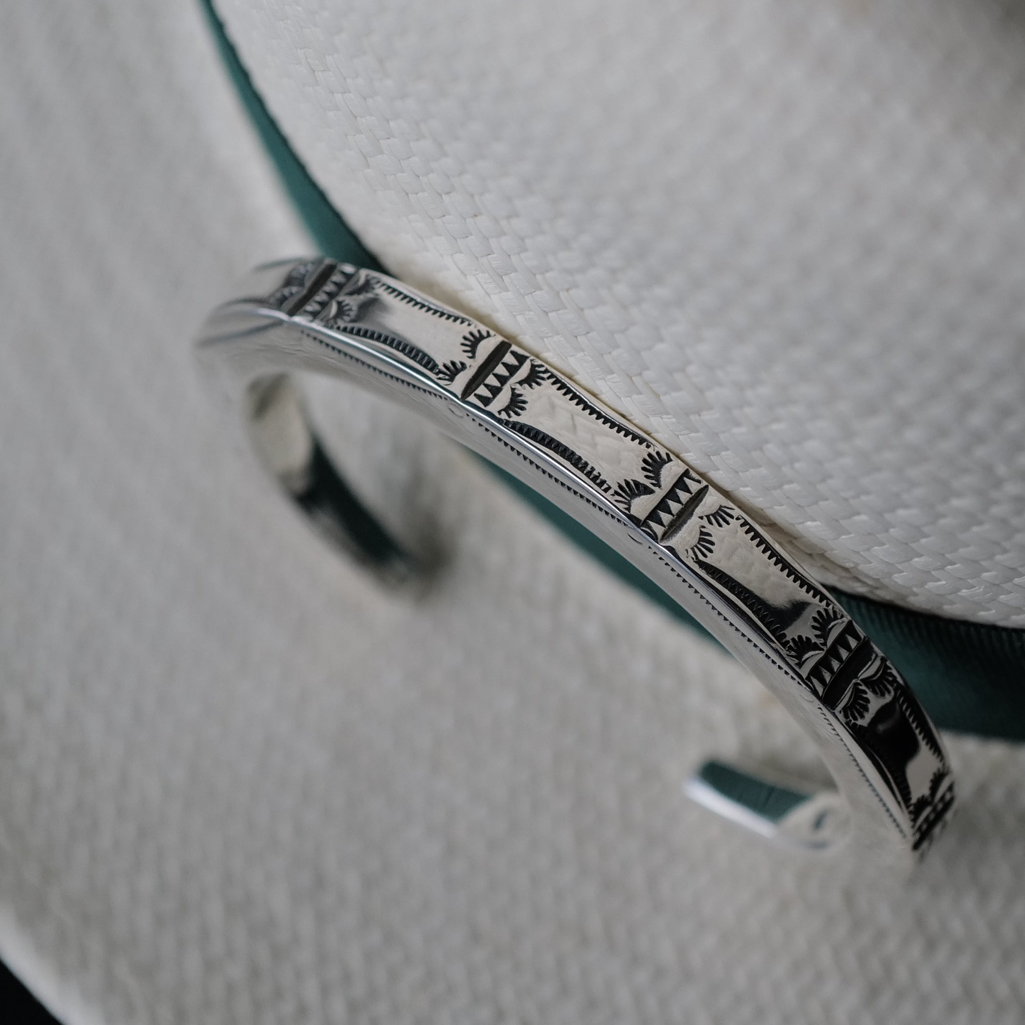 LARRYSMITH SQUARE WIRE BRACELET ラリースミス Larry Smith Square Wire Bracelet – BROGUE