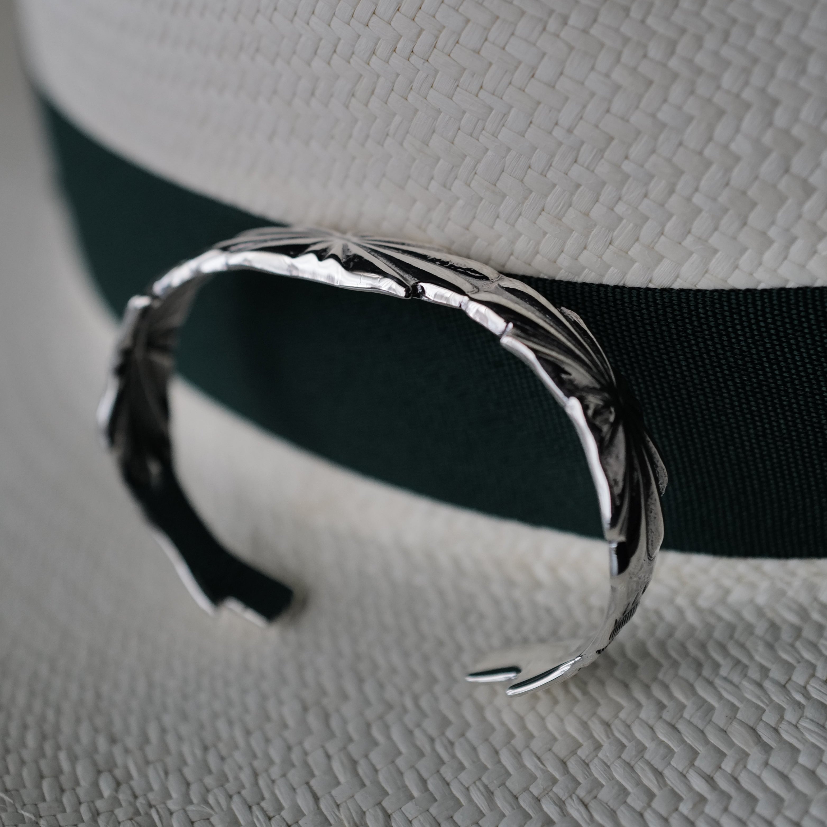 Larry Smith Love Hands Bracelet – BROGUE