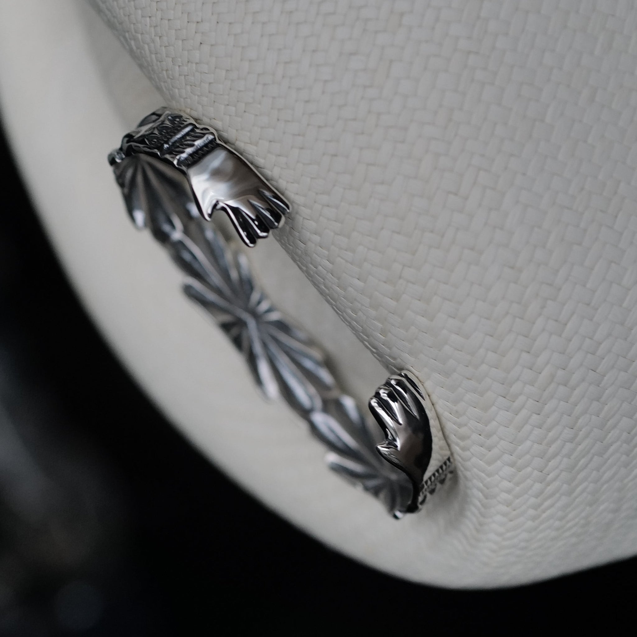 Larry Smith Love Hands Bracelet – BROGUE