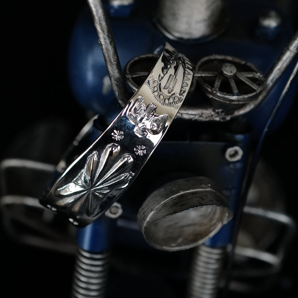 Larry Smith Butterfly Shell Bracelet – BROGUE