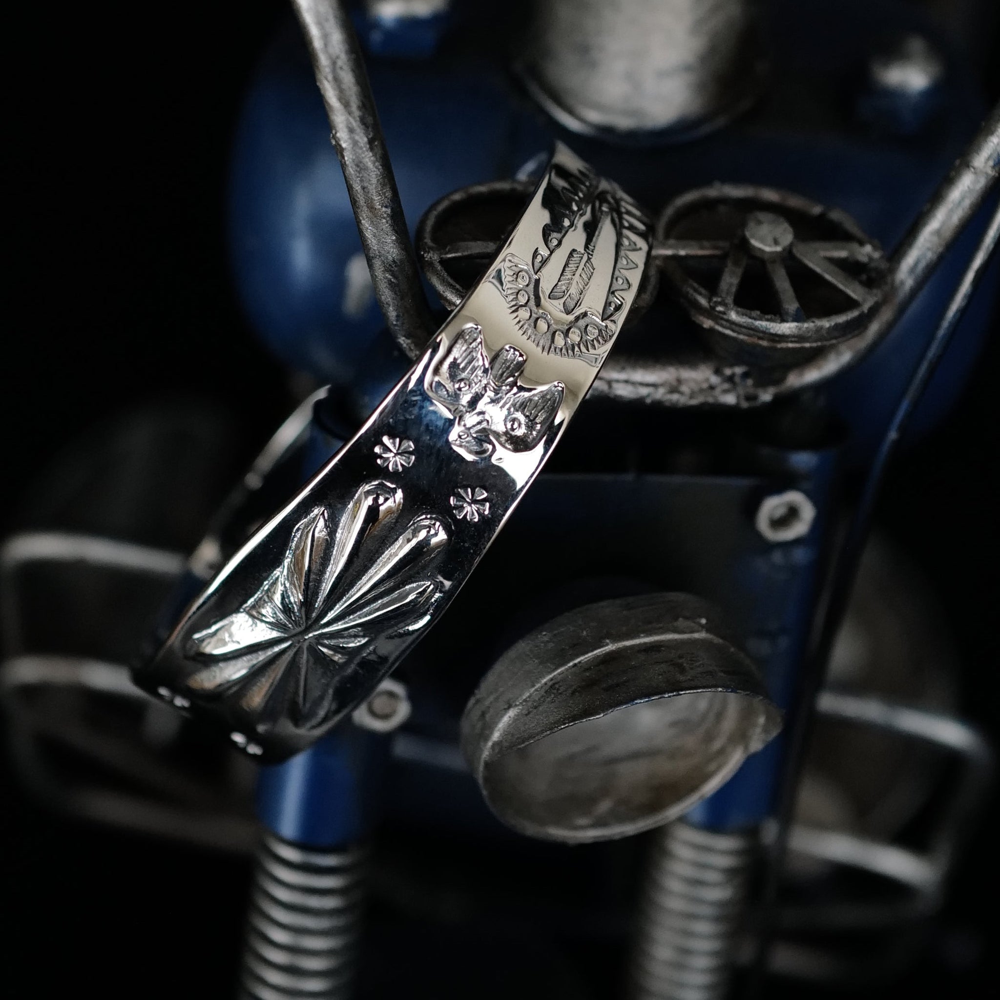 アクセサリー LARRY SMITH BUTTERFLY SHELL BRACELET Larry Smith Butterfly Shell Bracelet – BROGUE