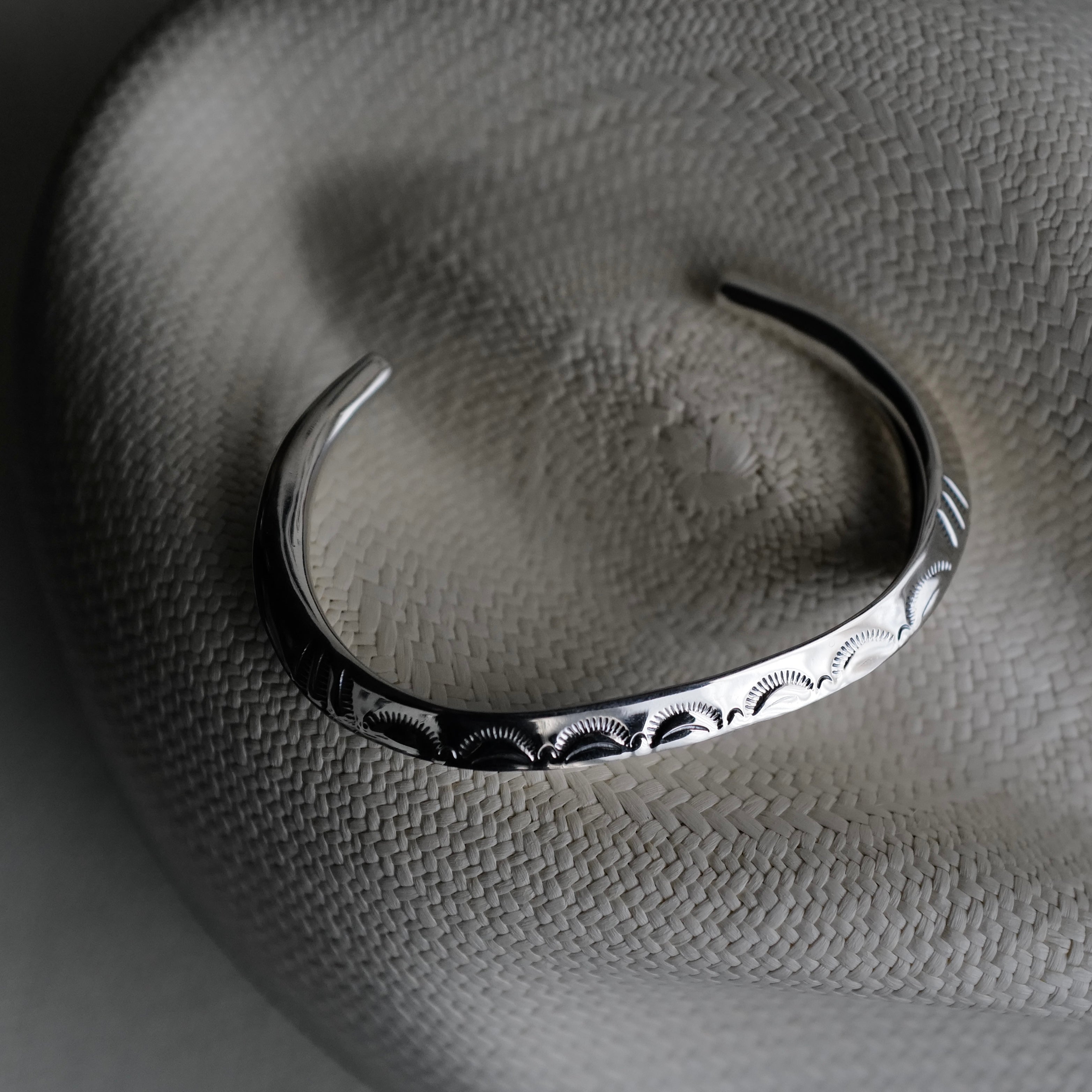 Larry Smith Triangle Tapered End Leaf Bracelet – BROGUE