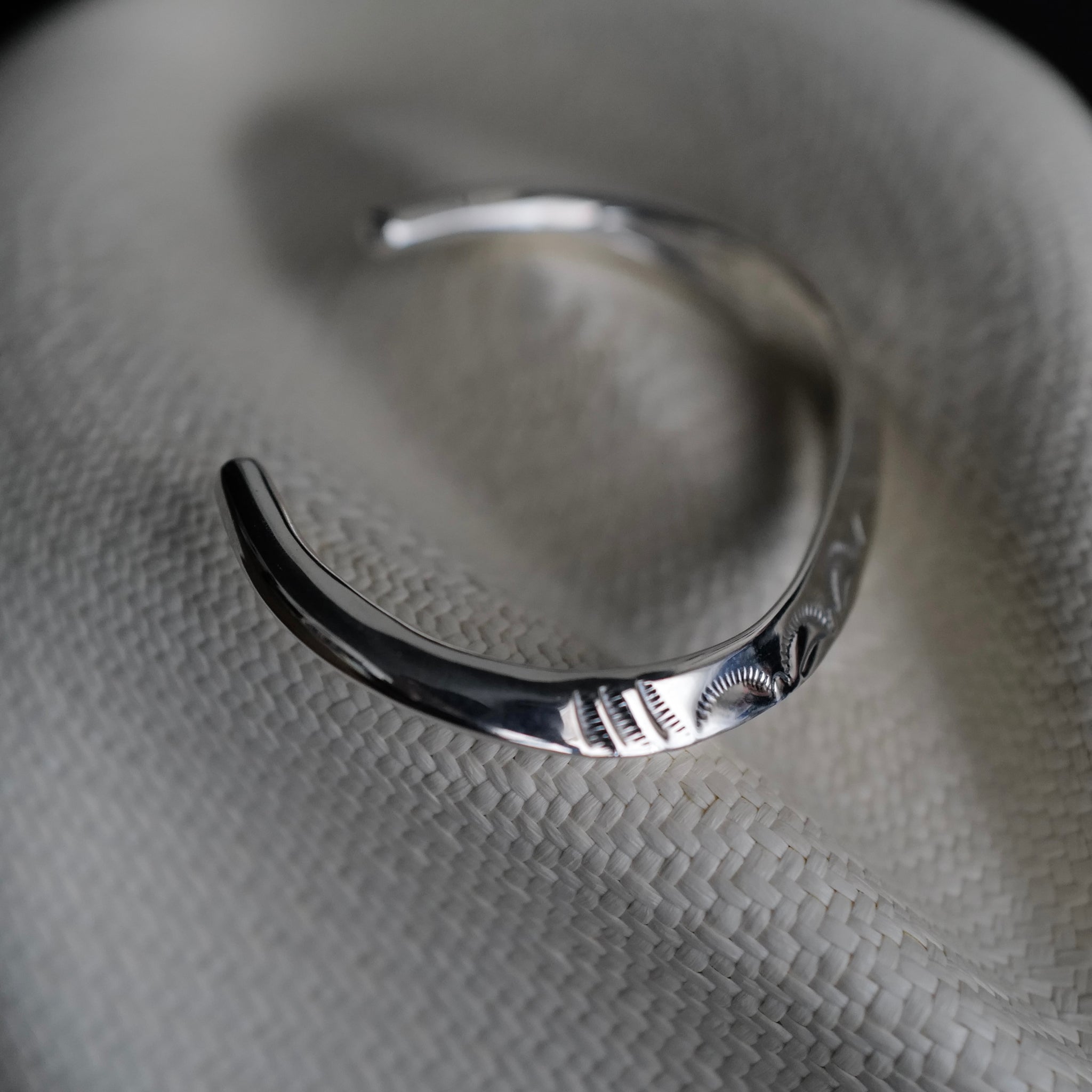 Larry Smith Triangle Tapered End Leaf Bracelet – BROGUE