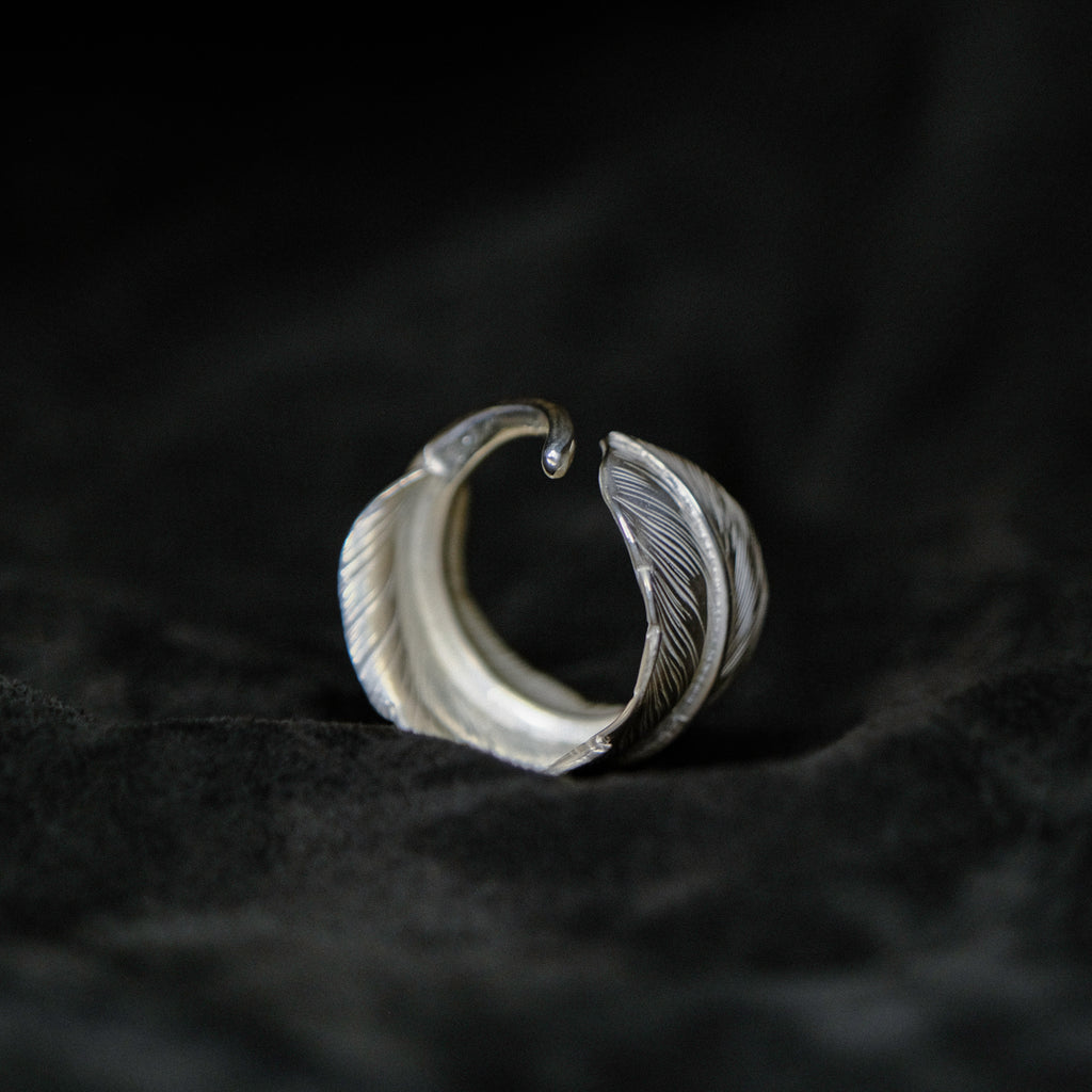 Larry Smith Wide Feather Ring