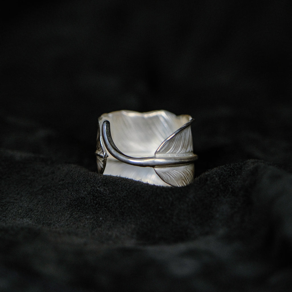 Larry Smith Wide Feather Ring