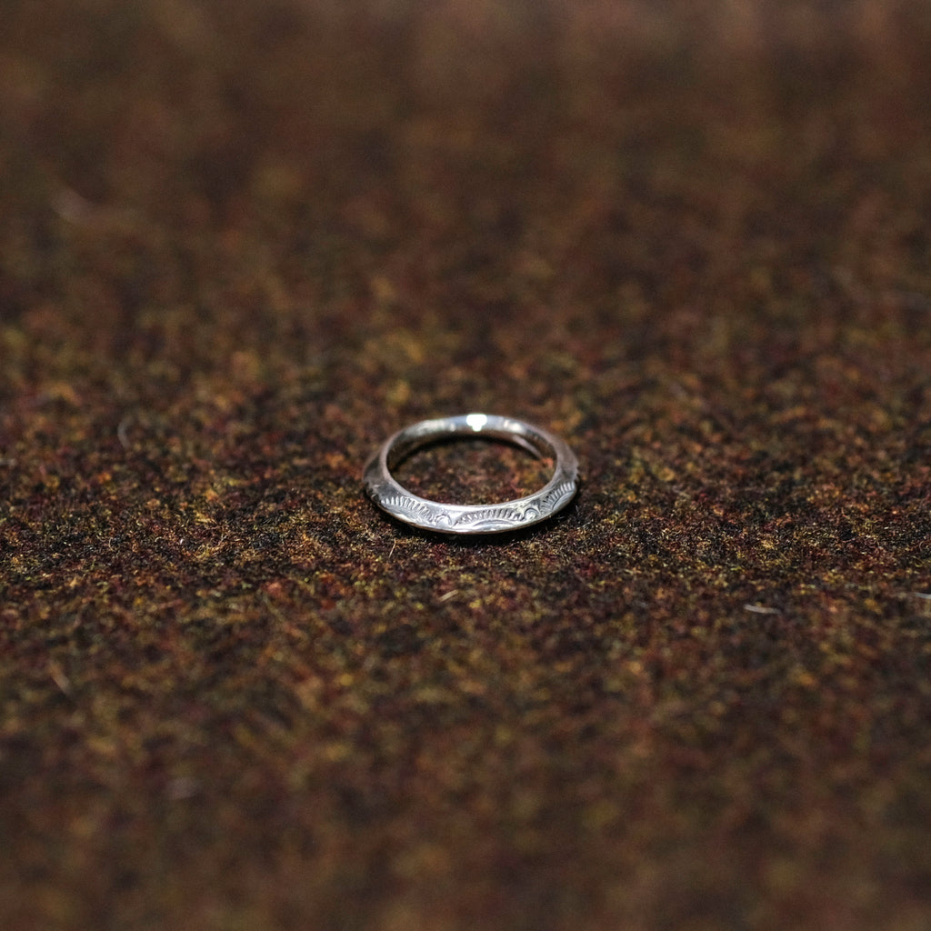 Larry Smith Extra Thin 3 Points Triangle Ring