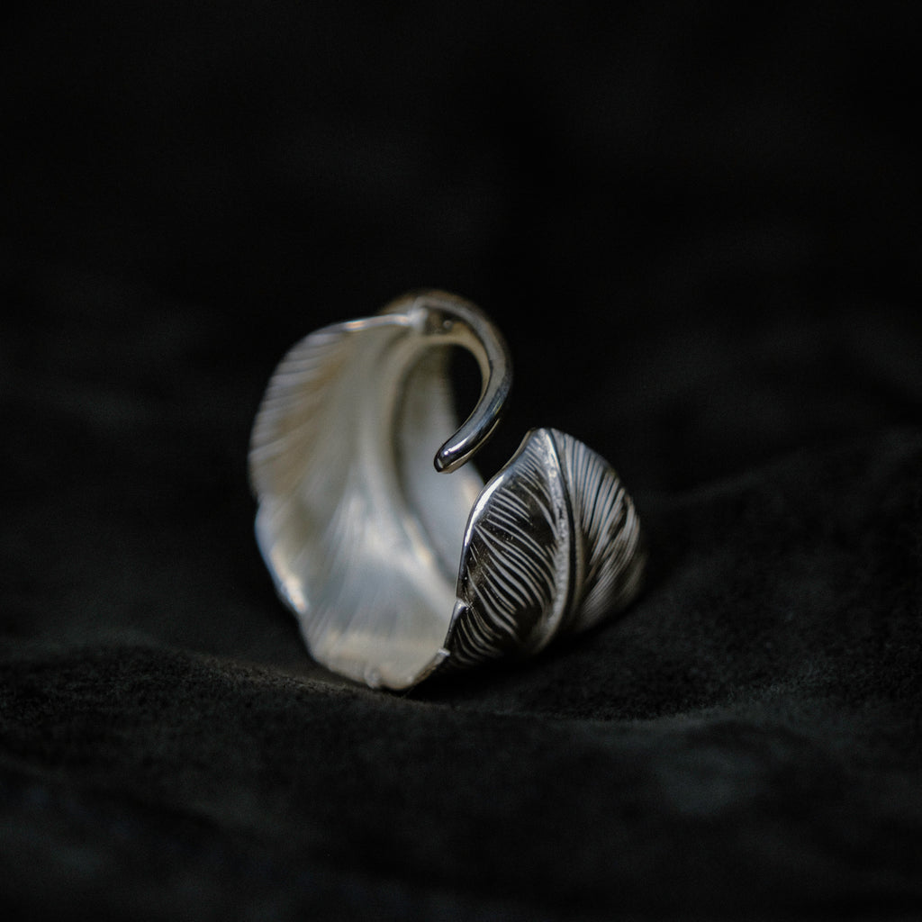 Larry Smith Wide Feather Ring