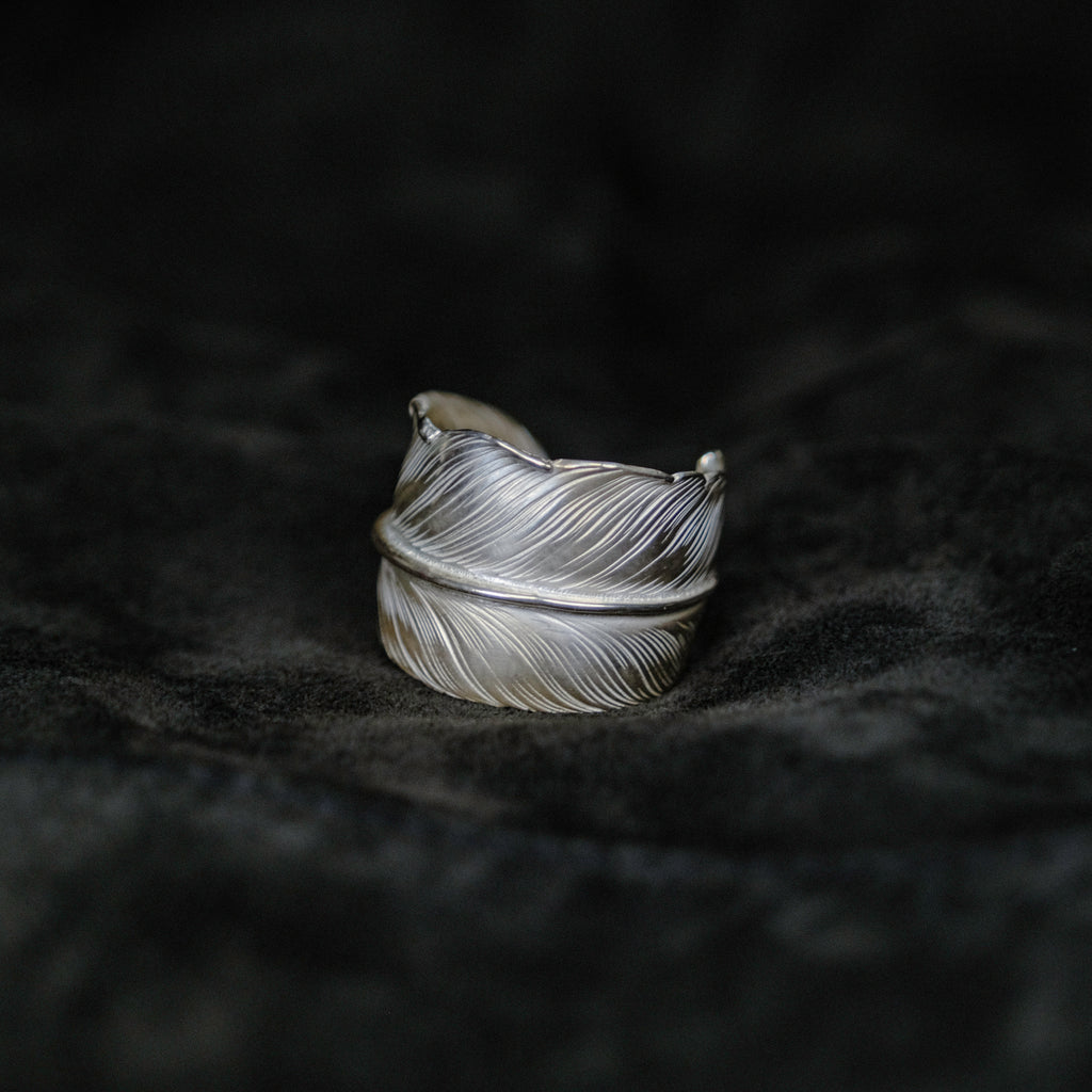 Larry Smith Wide Feather Ring