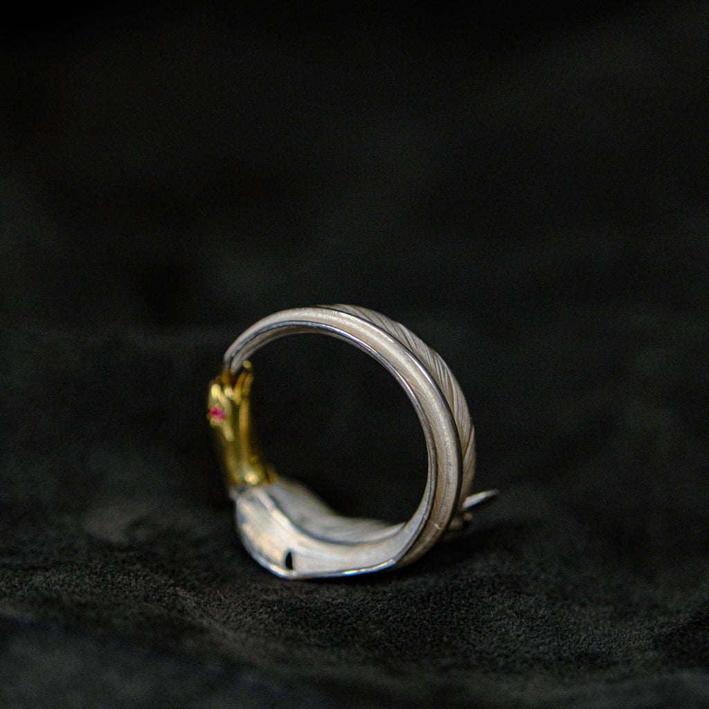 Larry Smith 18k Eagle Head Kazekiri Feather Ring