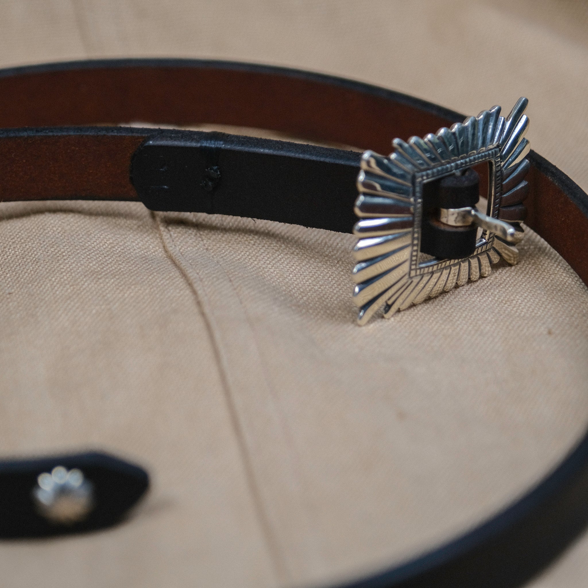 Larry Smith Sunrise Buckle Belt – BROGUE