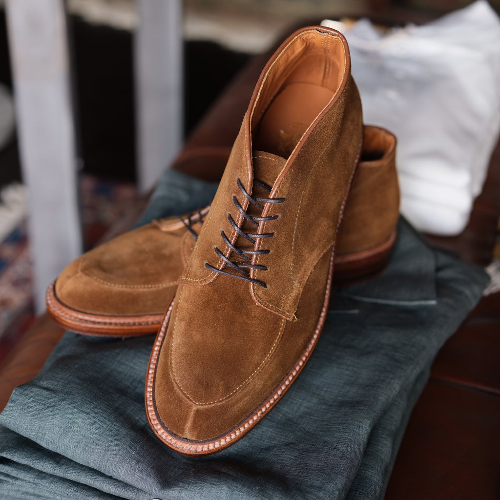 Alden x Brogue V-Tip Chukka Boot ( Snuff Suede)