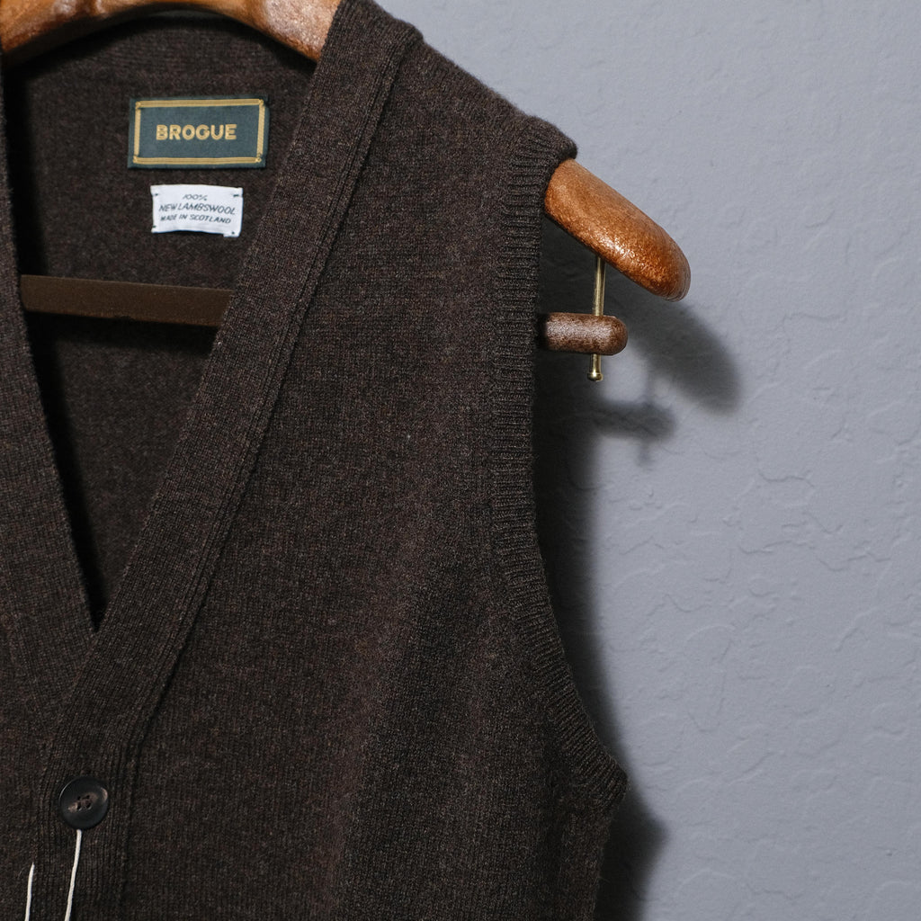 Brogue Lambswool Waistcoat (Dark Cocoa)