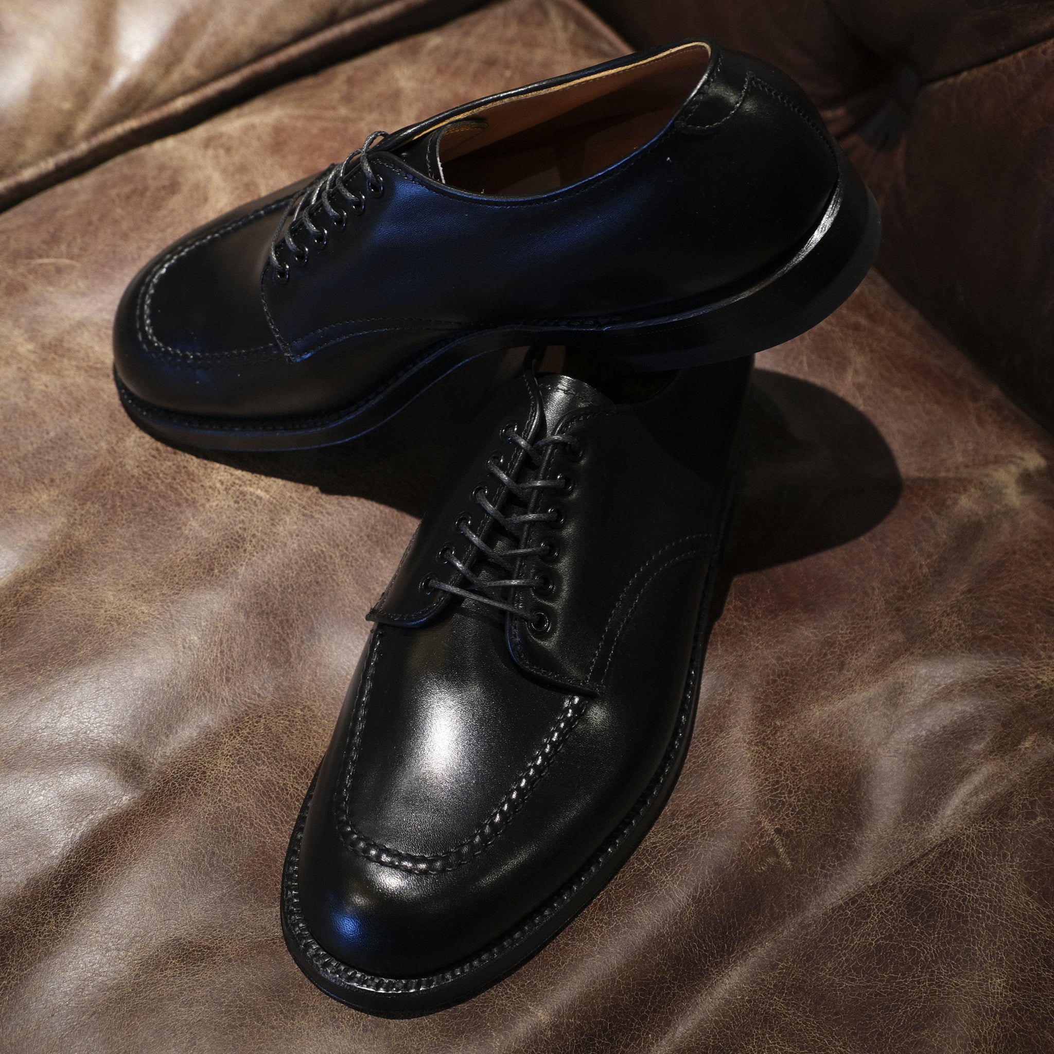 Alden - Men's Black Aniline Mocc Toe Blucher