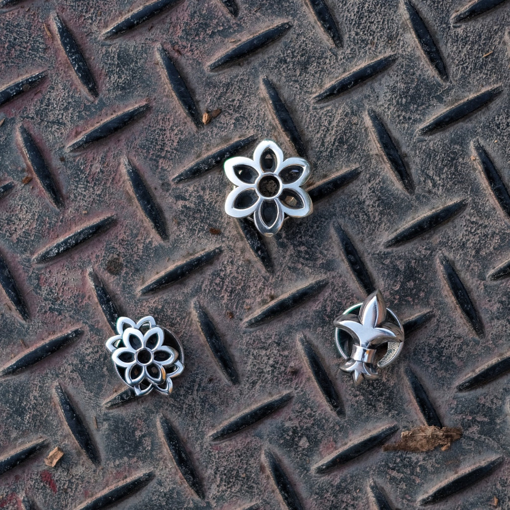 GOOD ART HLYWD Boutonnière Pins